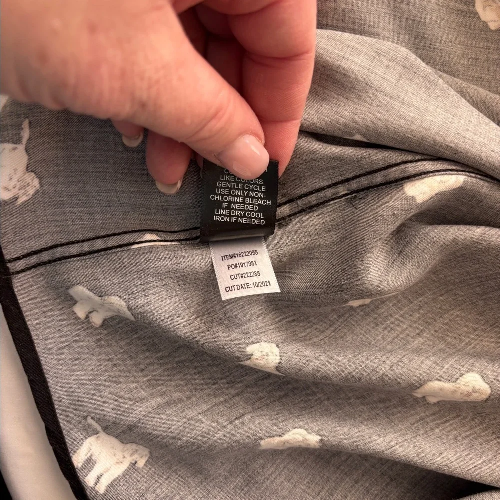 Torrid Dog Pattern Black Blouse Lizzie Shirt LS Women’s Size 3 3X Oversized - Picture 10 of 10